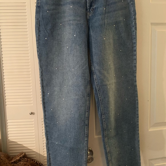 SUPER HIGH RISE RHINESTONE STRAIGHT LEG  JEANS, SIZE 12/31 “ seam. - Picture 6 of 7